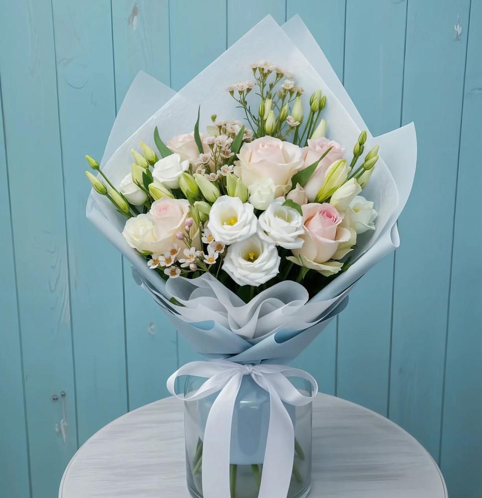 Букет цветов из: Розы и Лизиантусы в Авдотьино