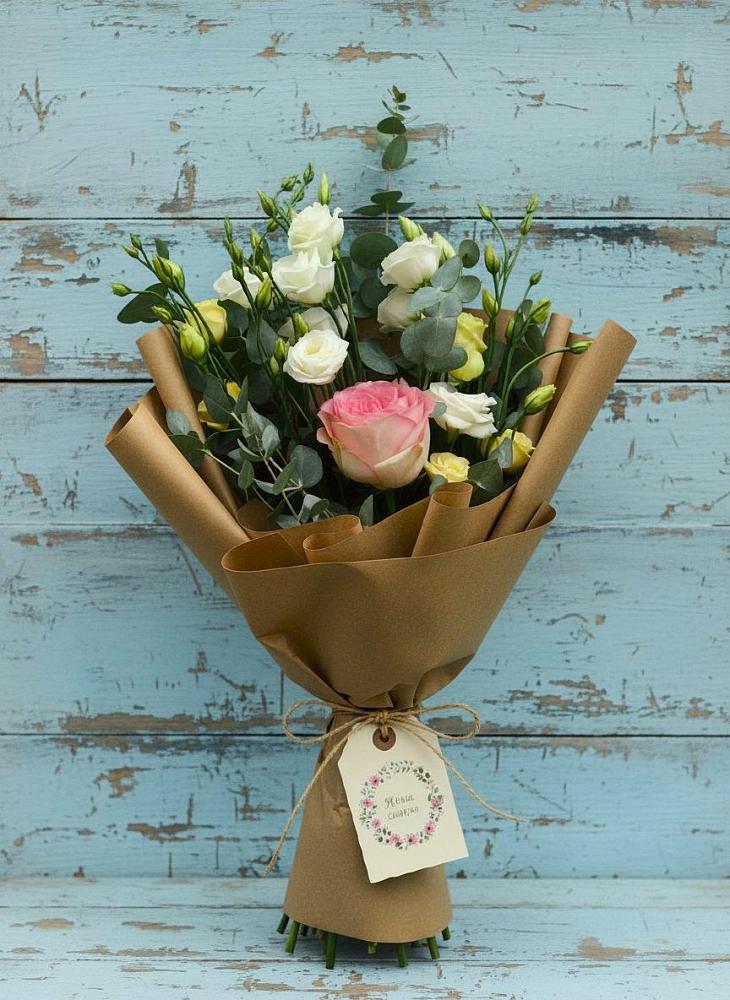 Букет цветов из: Розы и Лизиантусы в Авдотьино