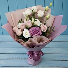 Букет цветов из:  Розы и Лизиантусы в Авдотьино