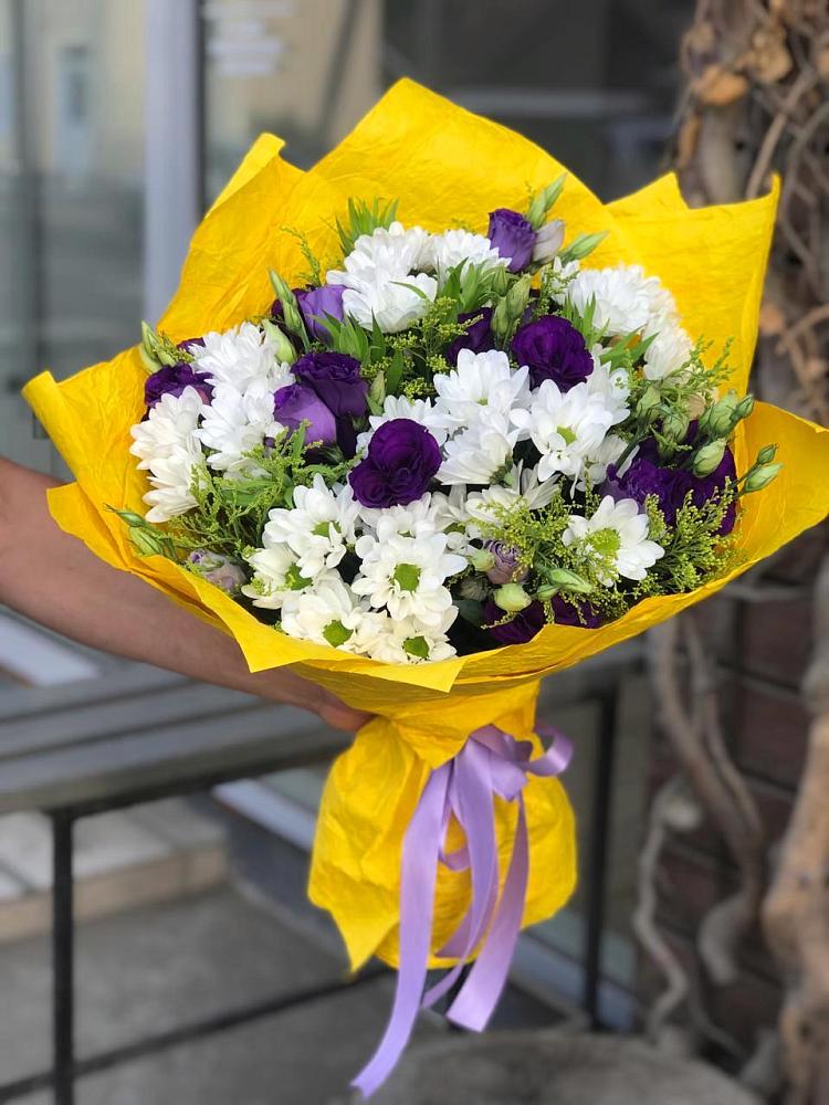 Букет цветов из: Ирисы, Хризантемы и Ромашки в Авдотьино