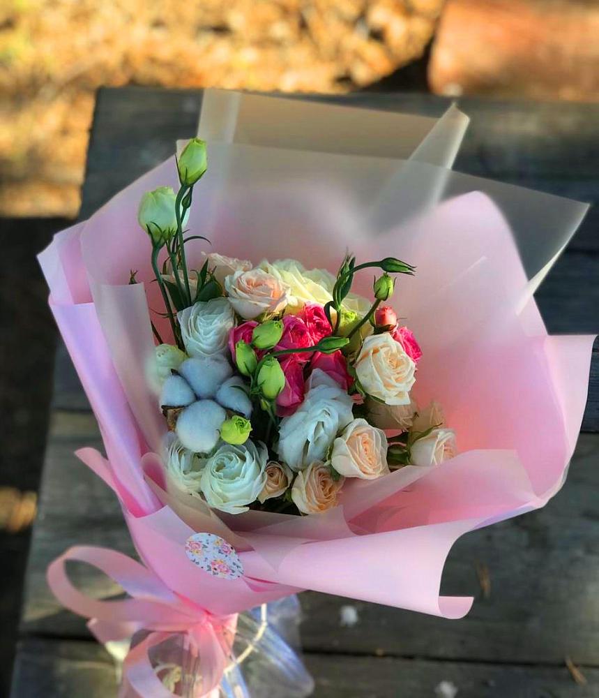 Букет цветов из: Розы и Лизиантусы в Авдотьино