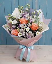 Букет цветов из:  Лизиантусы, Розы, Альстромерии и Гипсофила в Авдотьино