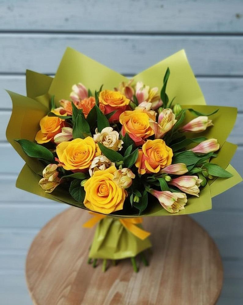 Букет цветов из: Альстромерии и Розы в Авдотьино