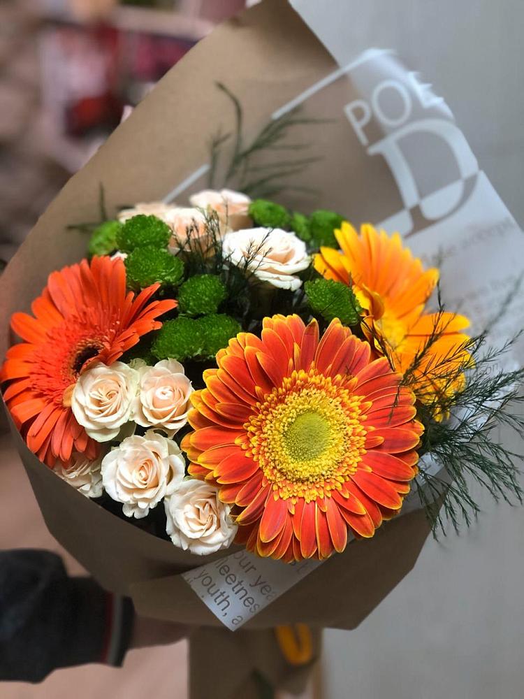 Букет цветов из: Герберы, Хризантемы и Розы в Авдотьино
