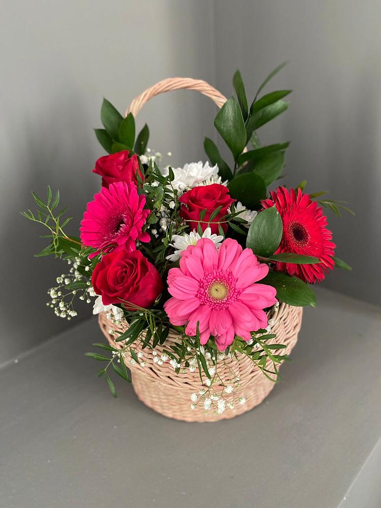 Цветочная композиция из Розы, Хризантемы и Герберы в корзине в Авдотьино