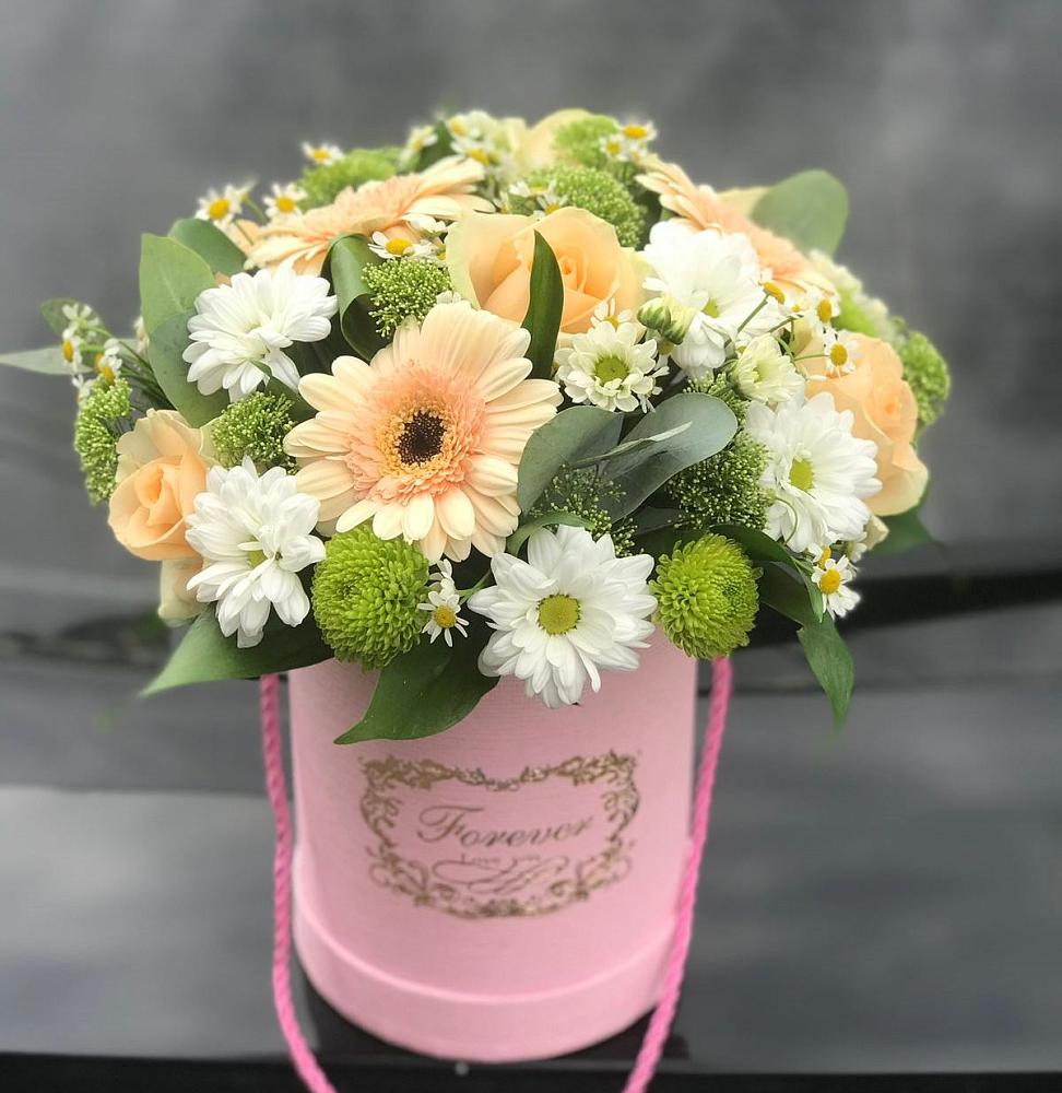 Цветочная композиция из Розы, Герберы и Хризантемы в шляпной коробке в Авдотьино