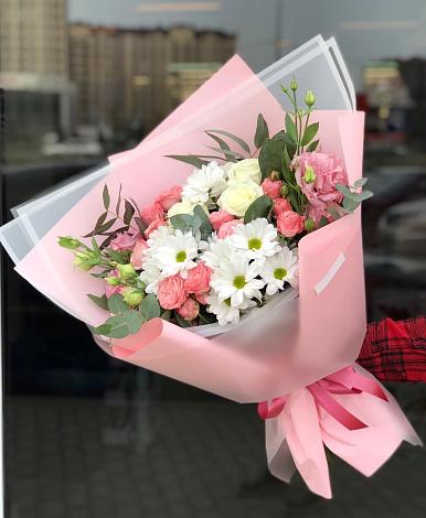 Букет цветов из: Розы, Лизиантусы и Хризантемы в Авдотьино