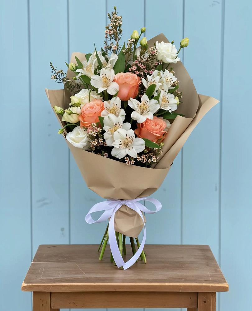 Букет цветов из: Альстромерии, Лизиантусы, Розы и Хризантемы в Авдотьино